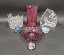 Assorted glassware including a Laugharne glass circular dish, marbled in pink and amethyst, three