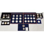 Collection of commemorative coins, mostly proof, to include a set of three Jubilee Mint £5 Royal