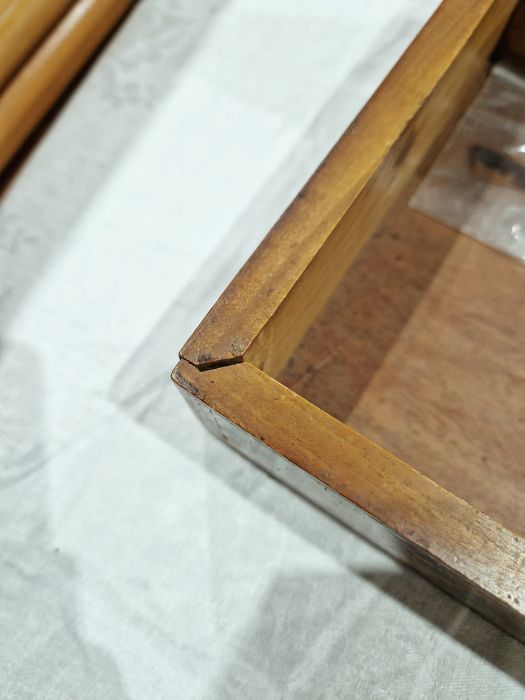 Early 20th century tortoiseshell veneer wooden box, of rectangular form, with inlaid marquetry - Image 16 of 18