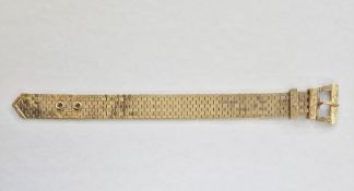 9ct gold belt-pattern bracelet with engraved buckle and retainers, 55.5g approx.