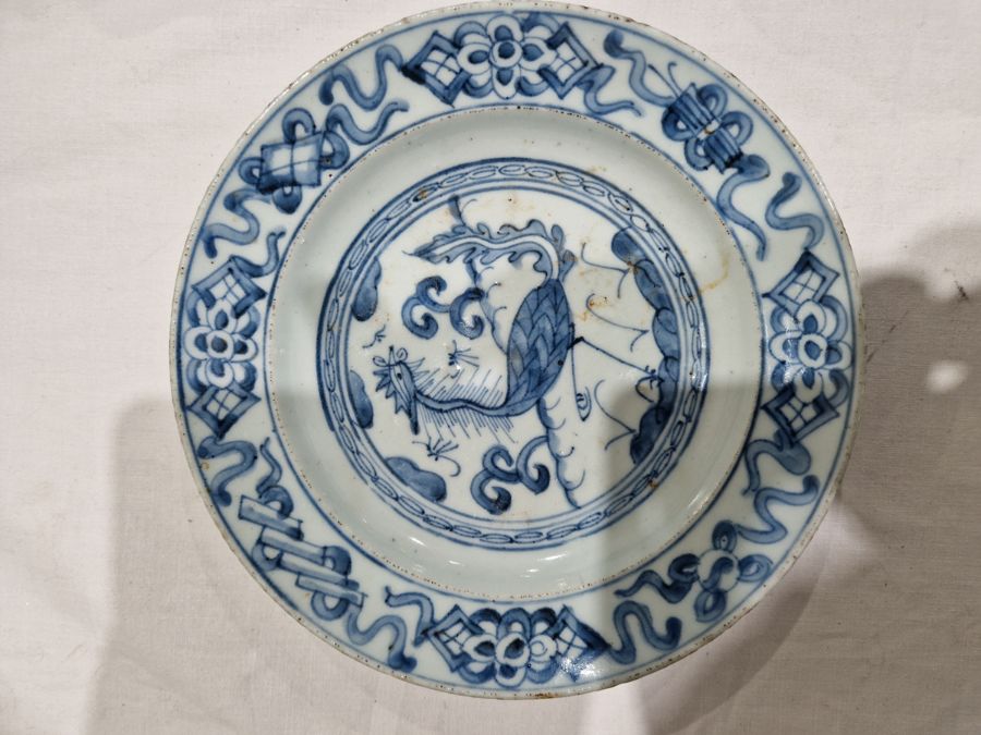Two Chinese porcelain blue and white small plates, 19th century, each painted with a stylised bird - Image 15 of 32