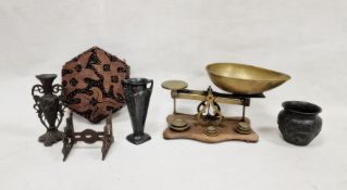 Assorted collectables to include a set of weighing scales with brass weights, two metal posy
