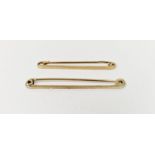 Two 9ct gold bar brooches, 4g in total approx.