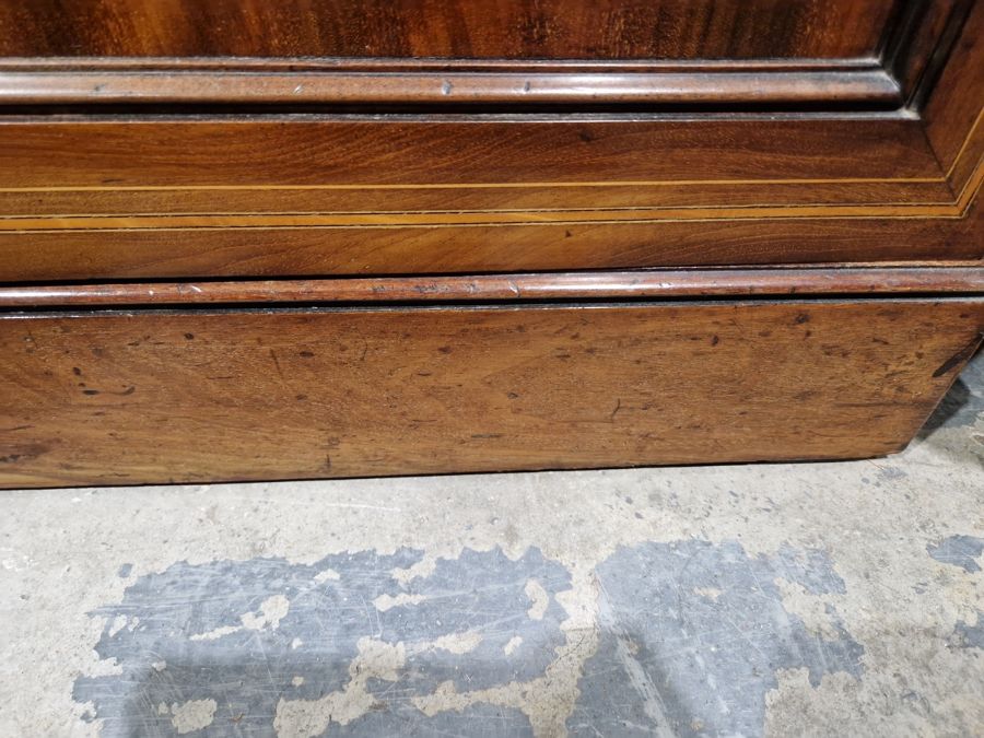 George III inlaid mahogany library bookcase having dentil and cavetto cornice, the top with two - Image 19 of 39