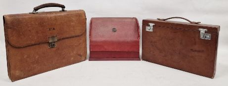 Gent's leather folding travelling vanity case fitted with various items, a Lansdowne Luggage vintage