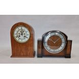 Early 20th century oak cased mantel clock, the circular enamel dial with Roman numerals denoting