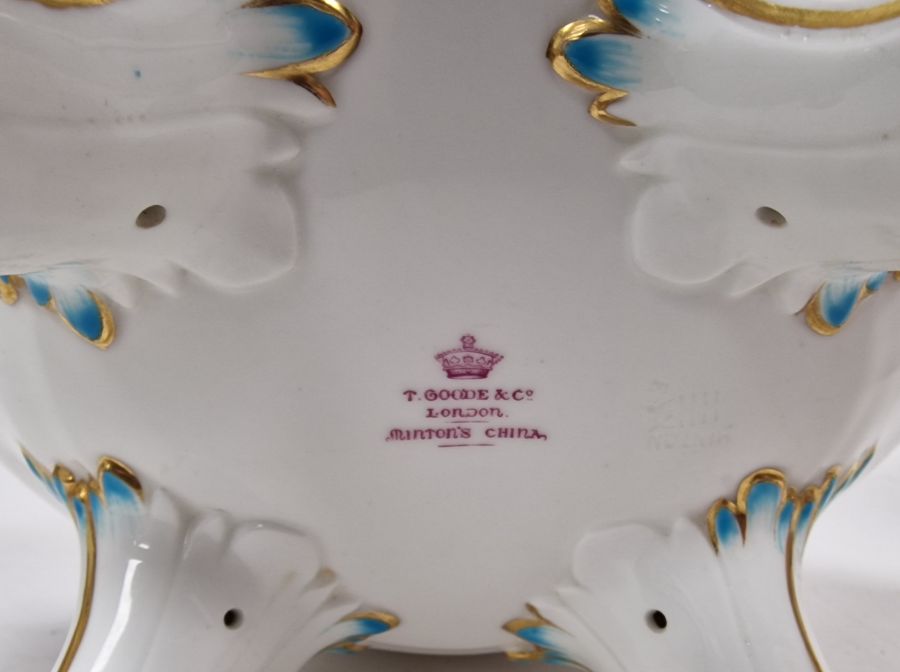 19th century Copeland porcelain two-handled armorial loving cup on circular foot, painted with crest - Image 6 of 56