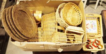 Assorted wicker baskets (1 box)