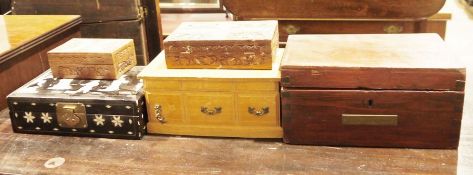 Assorted wooden boxes to include modern jewellery box, Eastern carved boxes, a black laquered box