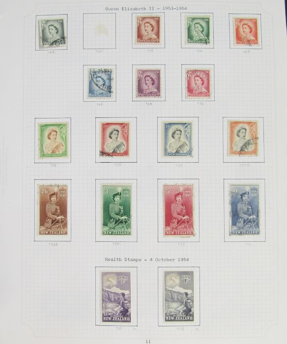 New Zealand: 1000s, mostly mint/used definitives & commemoratives, in 4 albums, large stockbook - Image 4 of 7