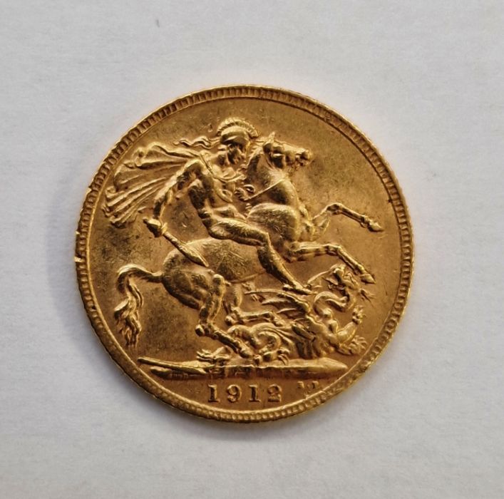 George V (1910-1936), Sovereign 1912, bare head left,  St George and the Dragon, date below