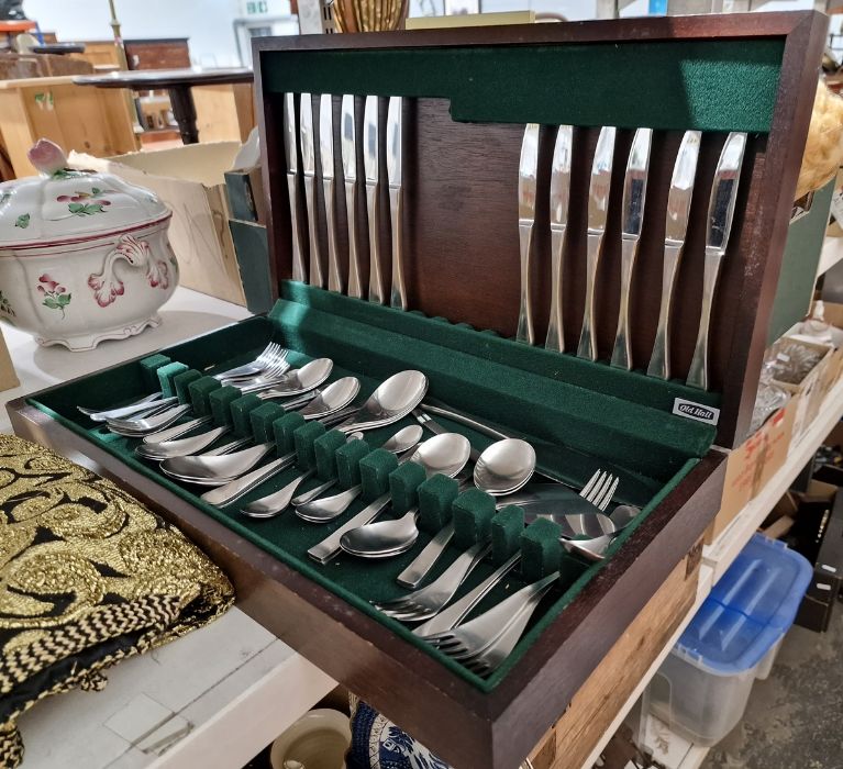 Old Hall canteen of cutlery, a set of six fish knives and forks in wooden case, assorted carved - Image 2 of 2
