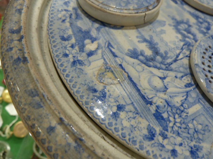 Staffordshire printed blue and white pearlware desk set and cover, circa 1820, together with various - Image 23 of 40