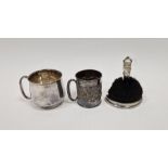 George V silver small mug with everted rim and C-scroll handle, Birmingham 1926, a similar smaller