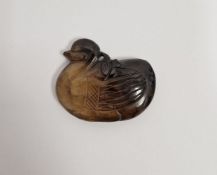 Chinese carved jade duck pendant, 5.5cm x 4.5cm