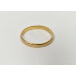 22ct gold wedding ring, 4-5g approx.