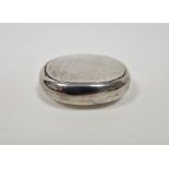 Late Victorian silver snuff box, oval with flush fitting lid, Birmingham 1899