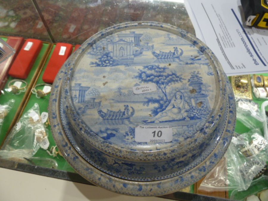 Staffordshire printed blue and white pearlware desk set and cover, circa 1820, together with various - Image 10 of 40