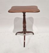 Victorian mahogany pedestal table raised on turned column and tripod supports, the shaped top 50cm x