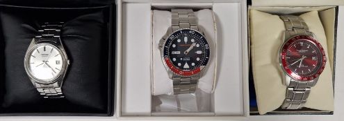 Seiko automatic diver's 200m wristwatch with luminous hour markers and day/date aperture to the