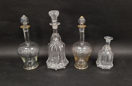 Pair early 20th century fluted decanters and stoppers, with gilt rims in the Salviatti style, 31cm