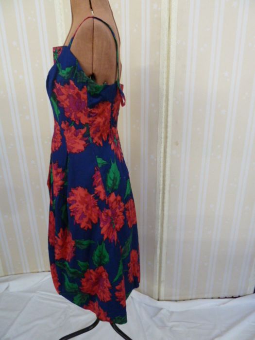 1950's silk cocktail dress, blue printed with vibrant pink/red/purple carnation pattern,  tulip - Image 7 of 22