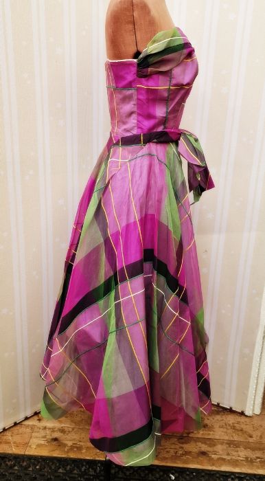 1950's silk cocktail dress, blue printed with vibrant pink/red/purple carnation pattern,  tulip - Image 11 of 22