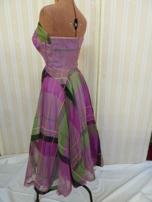 1950's silk cocktail dress, blue printed with vibrant pink/red/purple carnation pattern,  tulip - Image 4 of 22