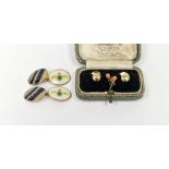 Two 18ct gold collar studs, 2.8g and two gilt-metal and enamel RAF VR cufflinks