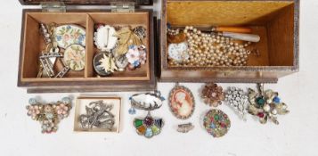 Quantity of costume jewellery to include diamante, marcasite, brooches and other items (2 boxes)