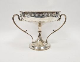 George VI Elkington & co silver two handled comport centrepiece, having pierced foliate border and