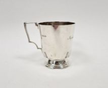 George V silver art deco mug, with gilt interior, hallmarked London 1930 by Wakely & Wheeler, 9cm