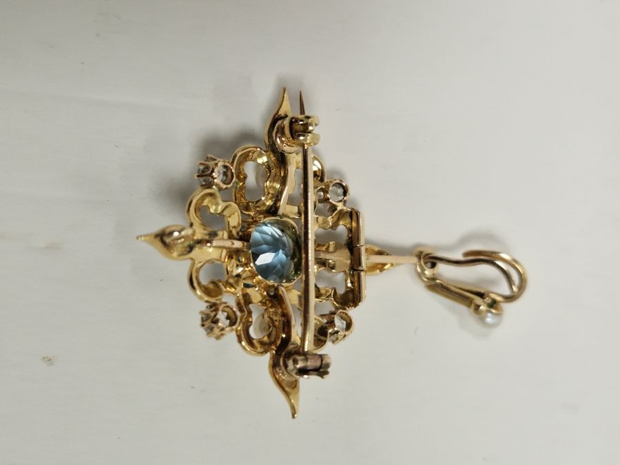 Antique gold, aquamarine, diamond and enamel pendant  brooch, rosette-shaped with central circular - Image 9 of 10
