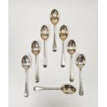 Late Victorian set of eight silver table spoons, hallmarked London 1900/1901 West & Son, gross