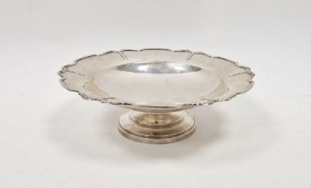 George V silver fruit bowl/tazza, raised upon a circular pedestal base, hallmarked London 1923 by