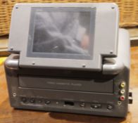 TOAD M3 portrable VHS player in travel bag, LMP-0502