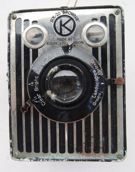 Kodak portrait Brownie no 2 box camera, in original case, together with a collection of other - Image 7 of 8