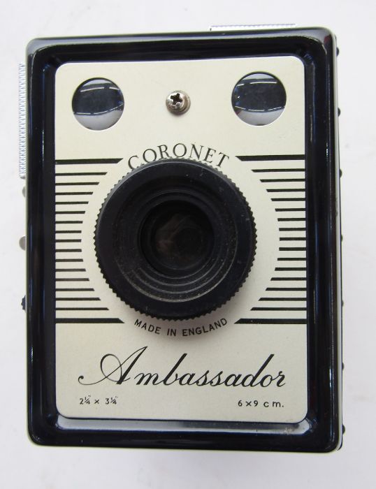 Kodak portrait Brownie no 2 box camera, in original case, together with a collection of other - Image 6 of 8
