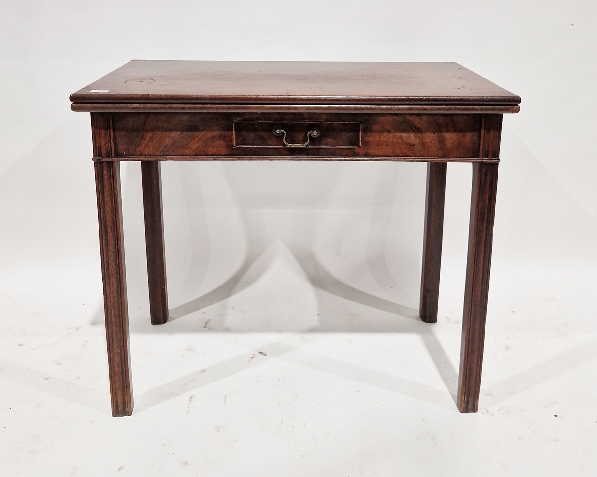 Georgian mahogany foldover tea table of rectangular form with single drawer to the front, 73m high x