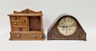 Mid-20th century oak-cased mantel clock, the circular dial having Arabic numerals denoting hours,