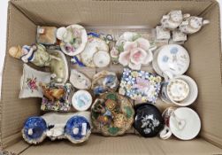 Assorted British and Continental pottery and porcelain, 19th century and later, including a