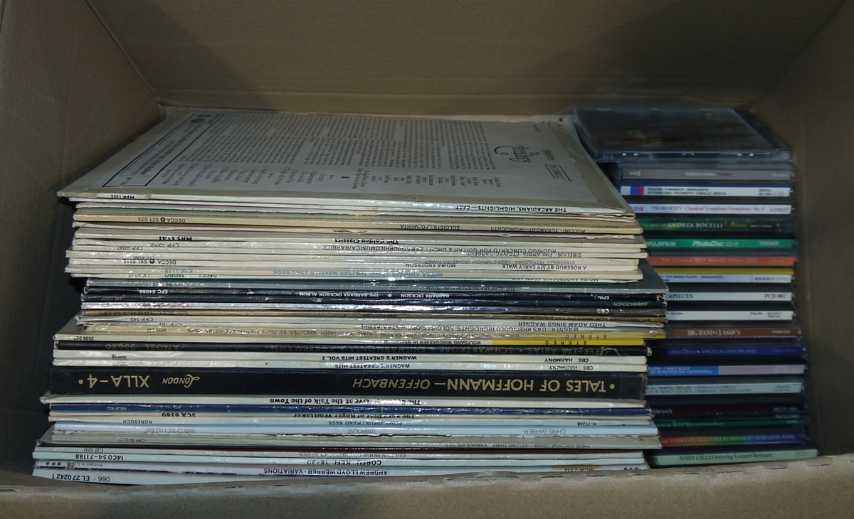 Large quantity of long playing records, mainly classical (2 boxes) - Image 2 of 2