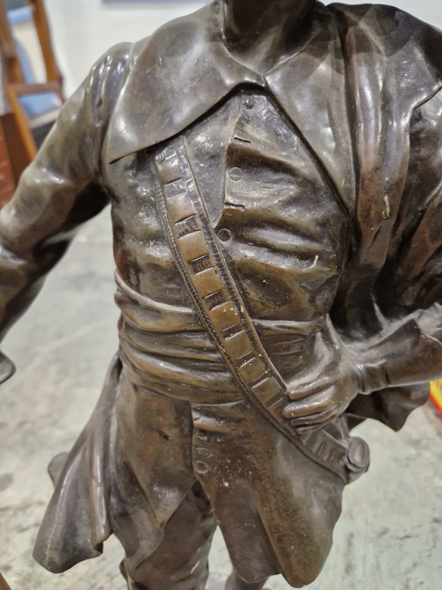 Lucien Eugen Olivier Heurtebise (1867-1944) bronze figure, musketeer, signed, with circular scroll - Image 4 of 18