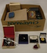 Quantity costume jewellery and empty jewel boxes (two boxes).