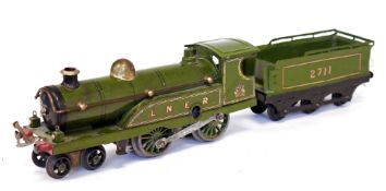 Hornby O gauge, 4-4-0 Locomotive and six wheel tender, green LNER, No.2711 converted from