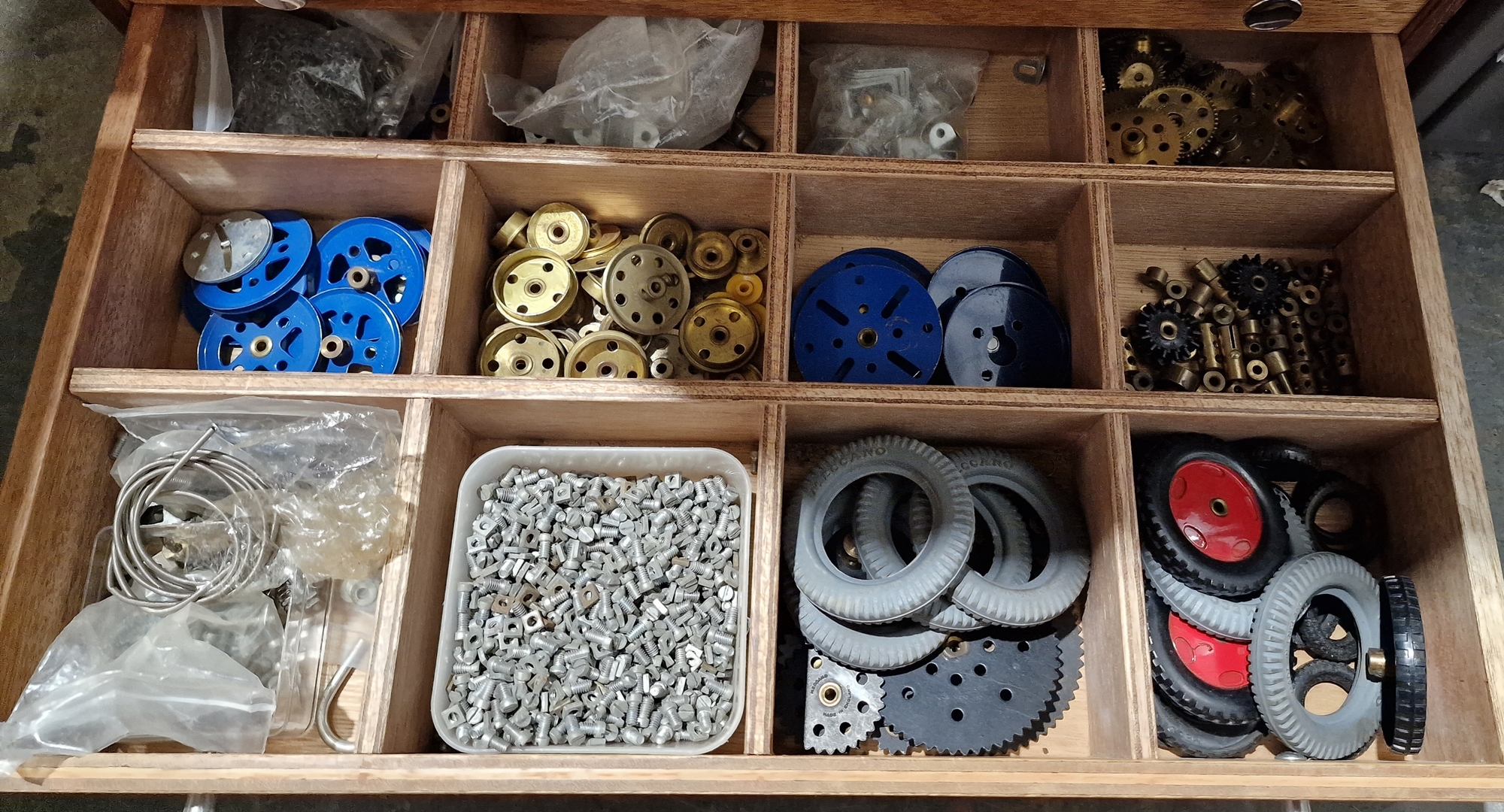 Large quantity of Meccano to include part set no.1, boxed and numerous other pieces, variously - Image 7 of 10
