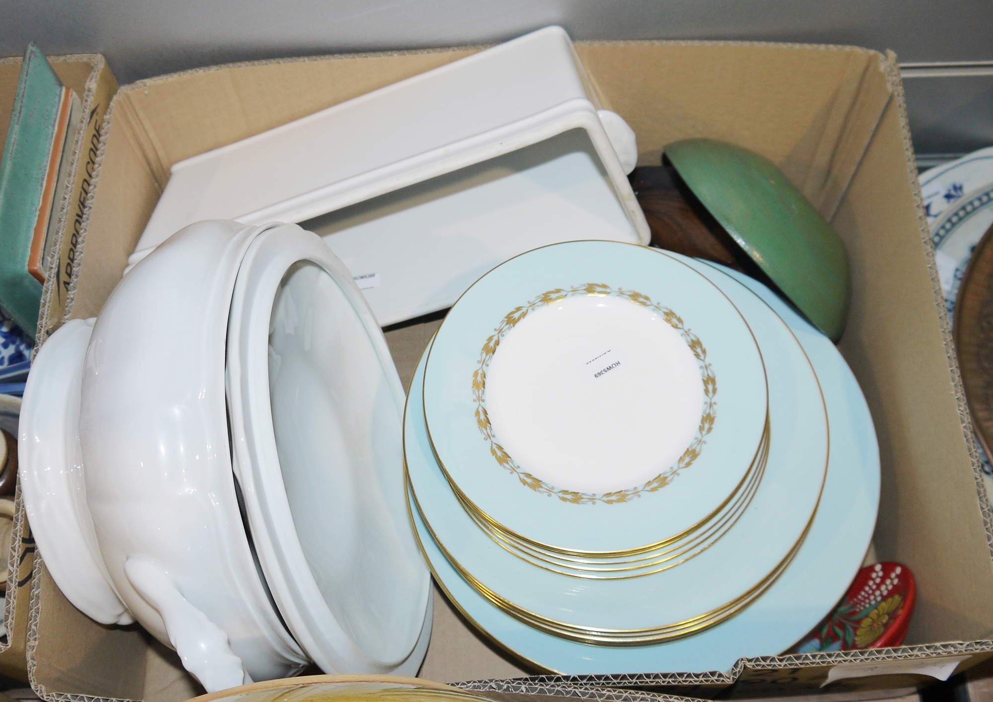 Various ceramics to include Minton part dinner service, Mason Cash and Co. 'Church Gresley' mixing - Image 4 of 4