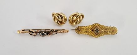 9ct gold bar brooch set small seedpearl (centre stone missing), a 9ct gold bar brooch set blue