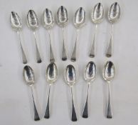 Twelve matched Edwardian silver dessert spoons, old English pattern handles, hallmarked London