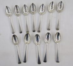 Twelve matched Edwardian silver dessert spoons, old English pattern handles, hallmarked London